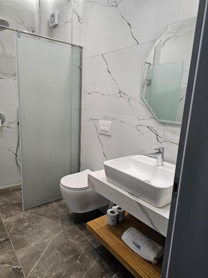 Kaan Hotel Radhimë Dış mekan fotoğraf