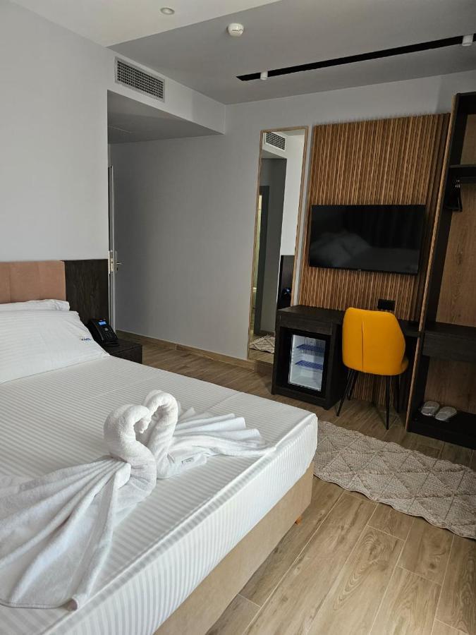 Kaan Hotel Radhimë Dış mekan fotoğraf