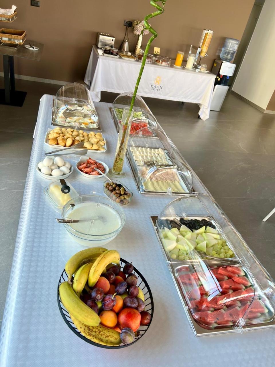 Kaan Hotel Radhimë Dış mekan fotoğraf